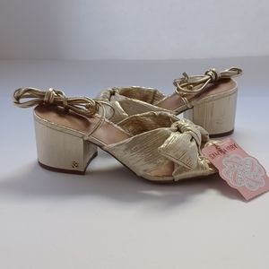 NWT SAM & LIBBY Heels Shoe Size 7 Klara Ankle Wrap Sandal Gold Leaf